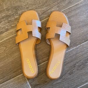 Croc Texture Cutout Sandals